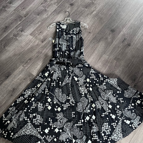 I call this my “Marilyn Monroe-style” Dress … gently worn (wish it still fit me) - Picture 2 of 3